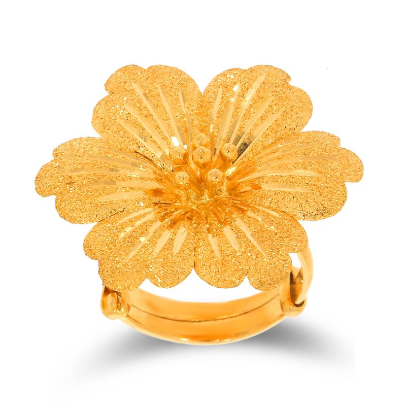 The Petal Glam Gold Ring