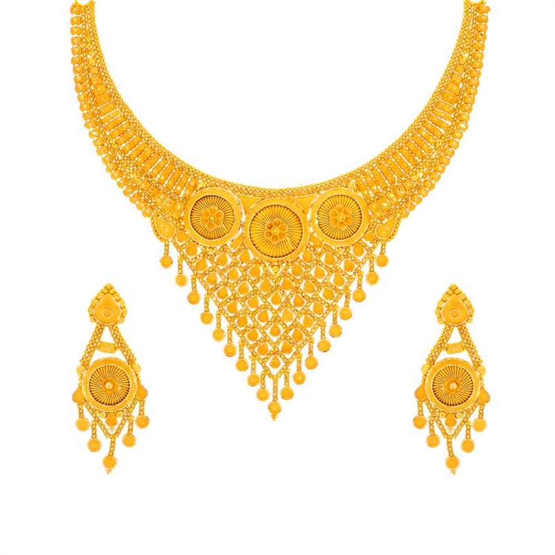 Glossy Finish Floral Drop Chokar Design Gold Necklace Set