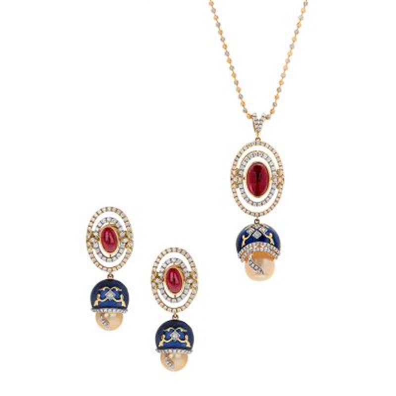 Royal Diamond Pendant Set