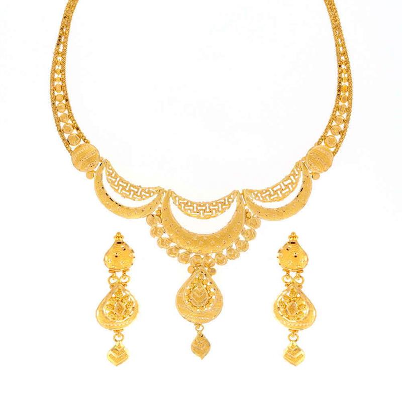 Filigree Pear Drop Design Gold Necklace Set