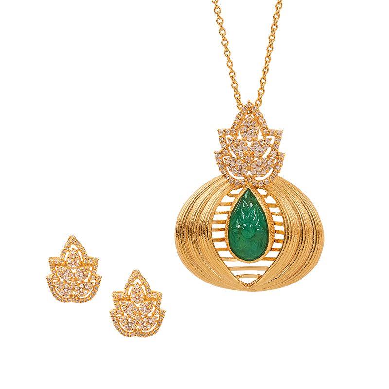 Emeria Diamonds Pendant Set